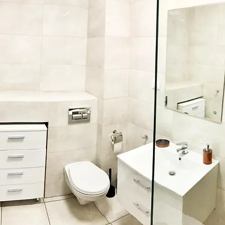 Wola 12b By Homeprime Apartman Varsó